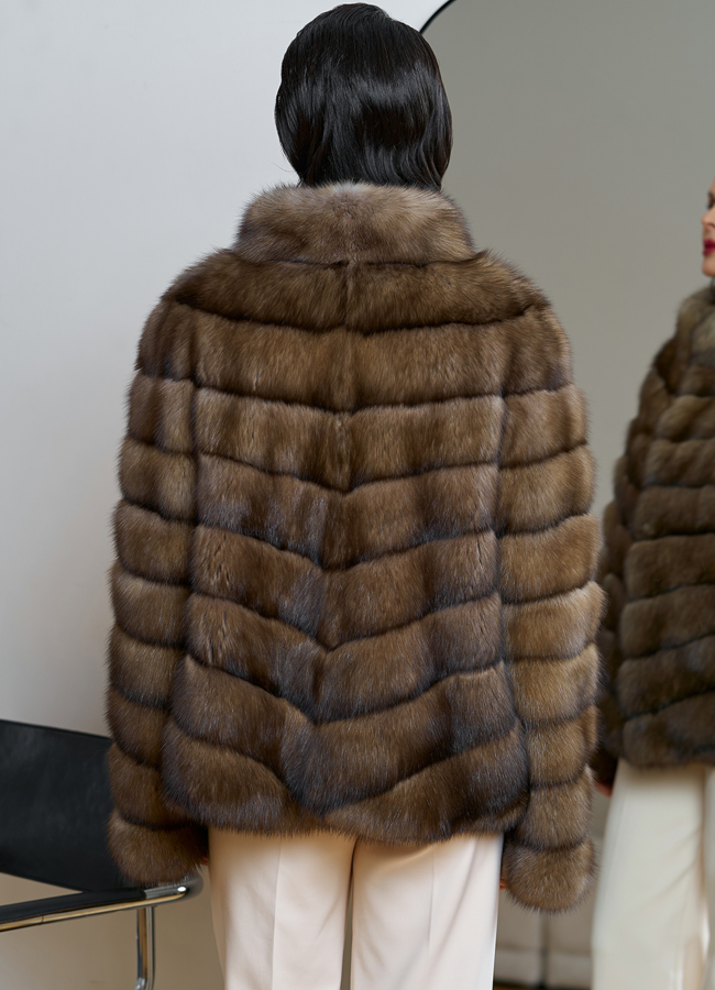 фото Женская шуба из соболя с воротником стойкой модель № 31774