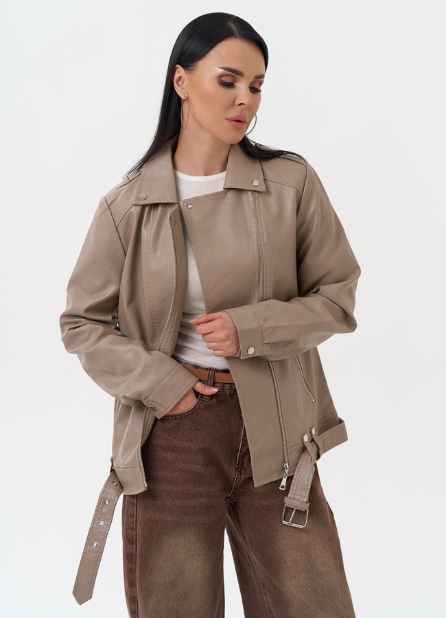 Куртка косуха из эко кожи бежевого цвета модель № 30380 меха малина