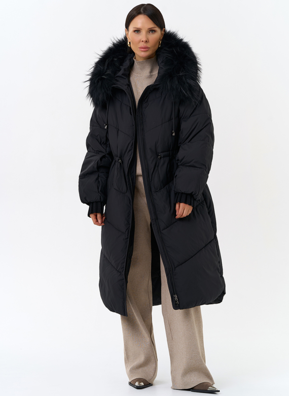Женский пуховик с капюшоном из меха чернобурки