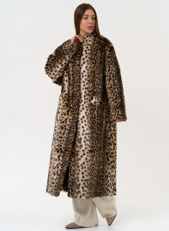 Женская шуба из эко меха с анималистическим принтом