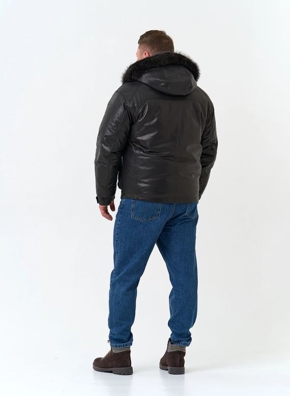 Мужской пуховик из натуральной кожи с мехом енота на капюшоне фото