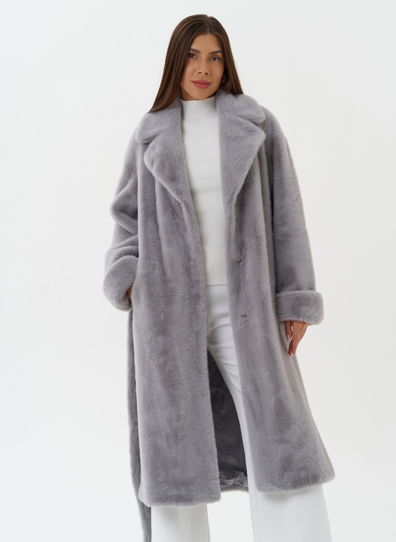 Пальто из эко меха с английским воротником