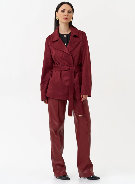 Женская куртка из эко замши бордового цвета