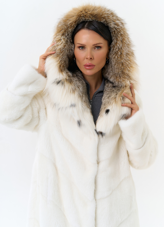 Белая шуба из норки с рысью модель № 25277 универмаг малина