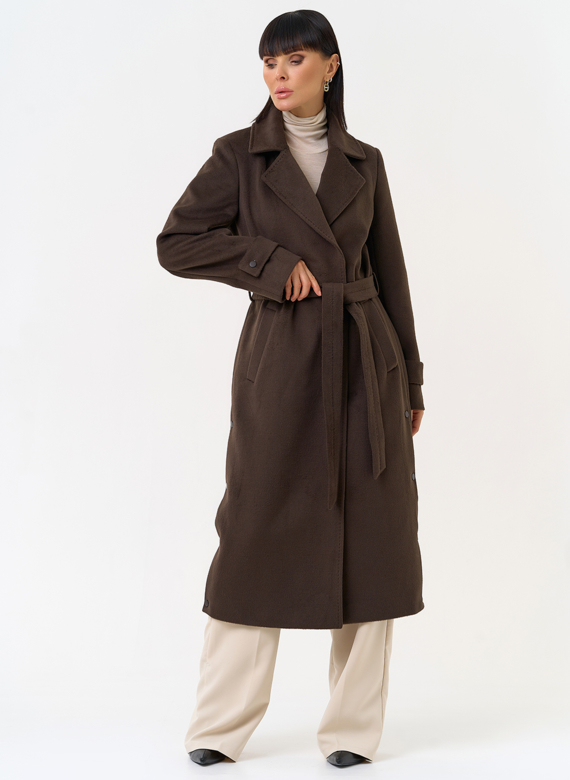 Женское пальто с английским воротником