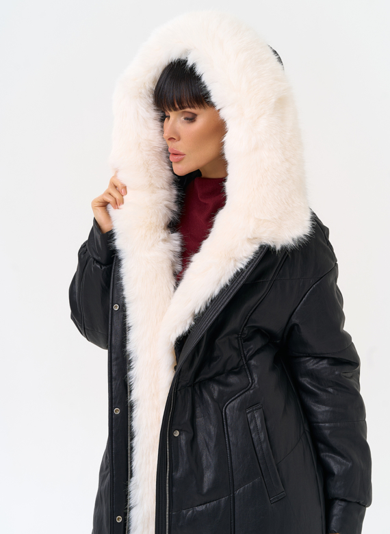 Женский пуховик из эко кожи со съемным эко мехом