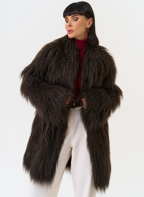 Женская шуба из эко меха коричневого цвета