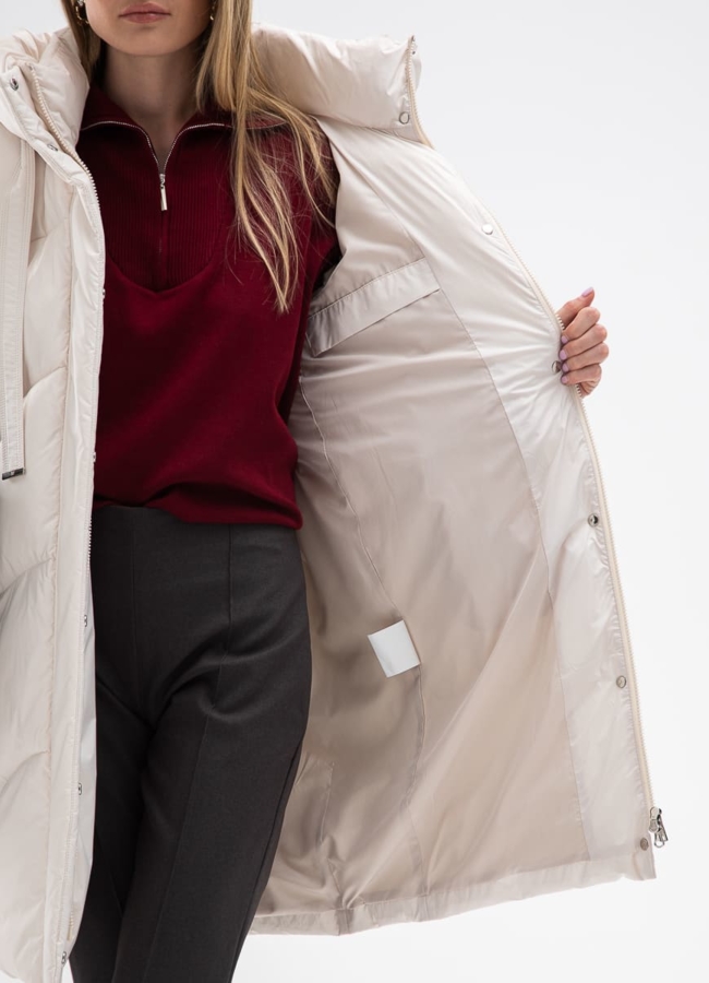 Женский пуховик белого цвета с капюшоном модель № 31128 универмаг малина