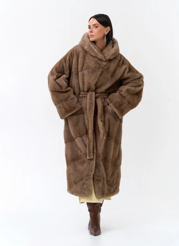 Шуба из меха норки с капюшоном