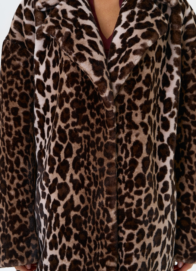 Женская шуба из эко меха с анималистическим принтом модель № 31278 универмаг малина