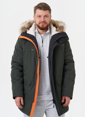 Пуховик с отделкой из меха енота