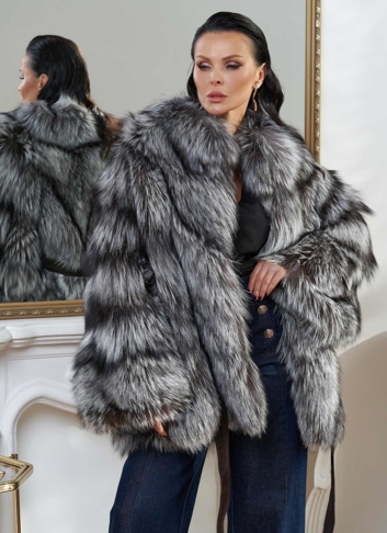 Шуба из меха финской серебристой лисы