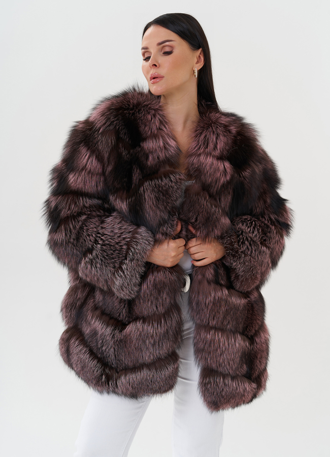 Женская шуба из меха чернобурки розового цвета модель № 27617 в кредит
